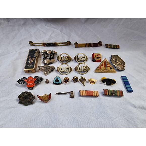 US Army & Harley Davidson Motorcycle Sturgis Laconia Rally Lapel Vest Pin Lot 27 - Picture 1 of 10